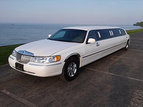 12 Passenger Town Car Limo